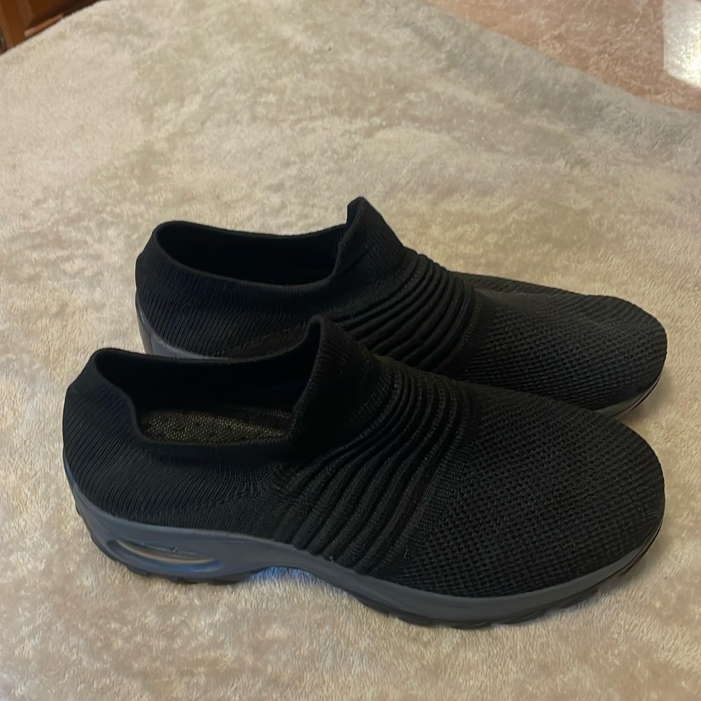 Slip on shoe/sneaker